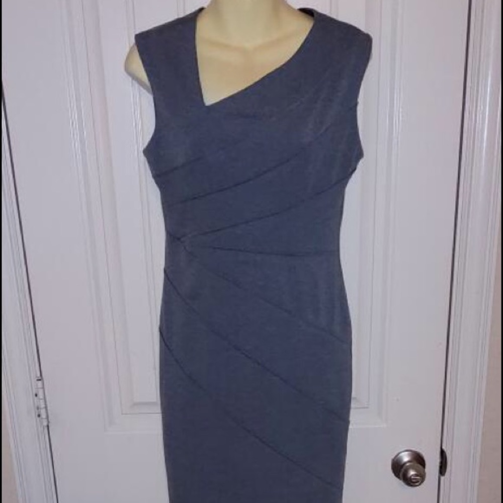 4/$10 item🤑 LondonTimes sz 10 grey stretchy dress. Like new  very slimming